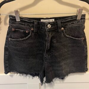 Abercrombie & Fitch Women’s The 90’s Relaxed Cutoff Short High Rise